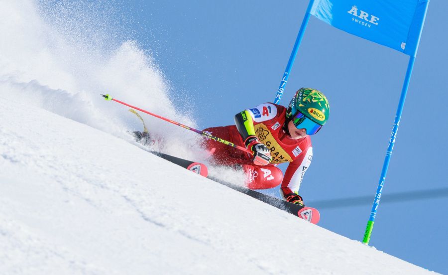 Julia Scheib am Tor im Riesentorlauf von Åre