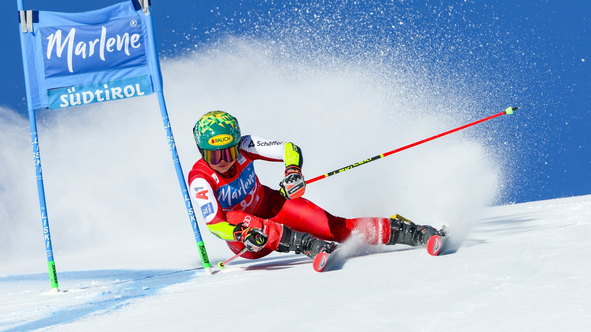 Julia Scheib im Riesentorlauf am Kronplatz